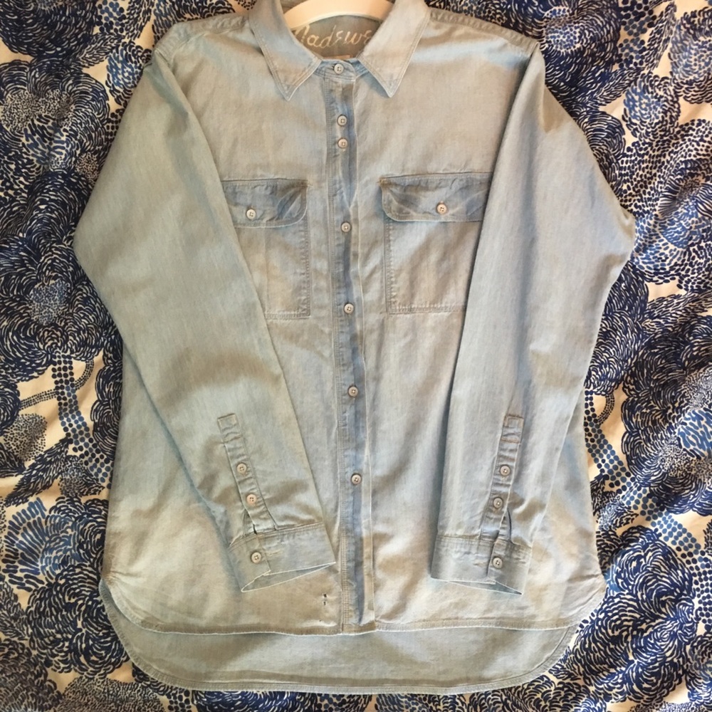 Madewell chambray ex-boyfriend buttondown shirt